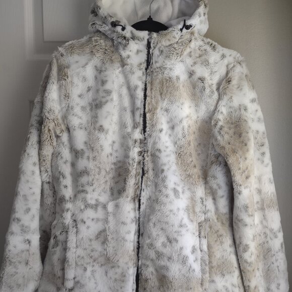 New Balance - snow leopard - faux fur jacket - NB hoodie - size M - EUC - Picture 1 of 7